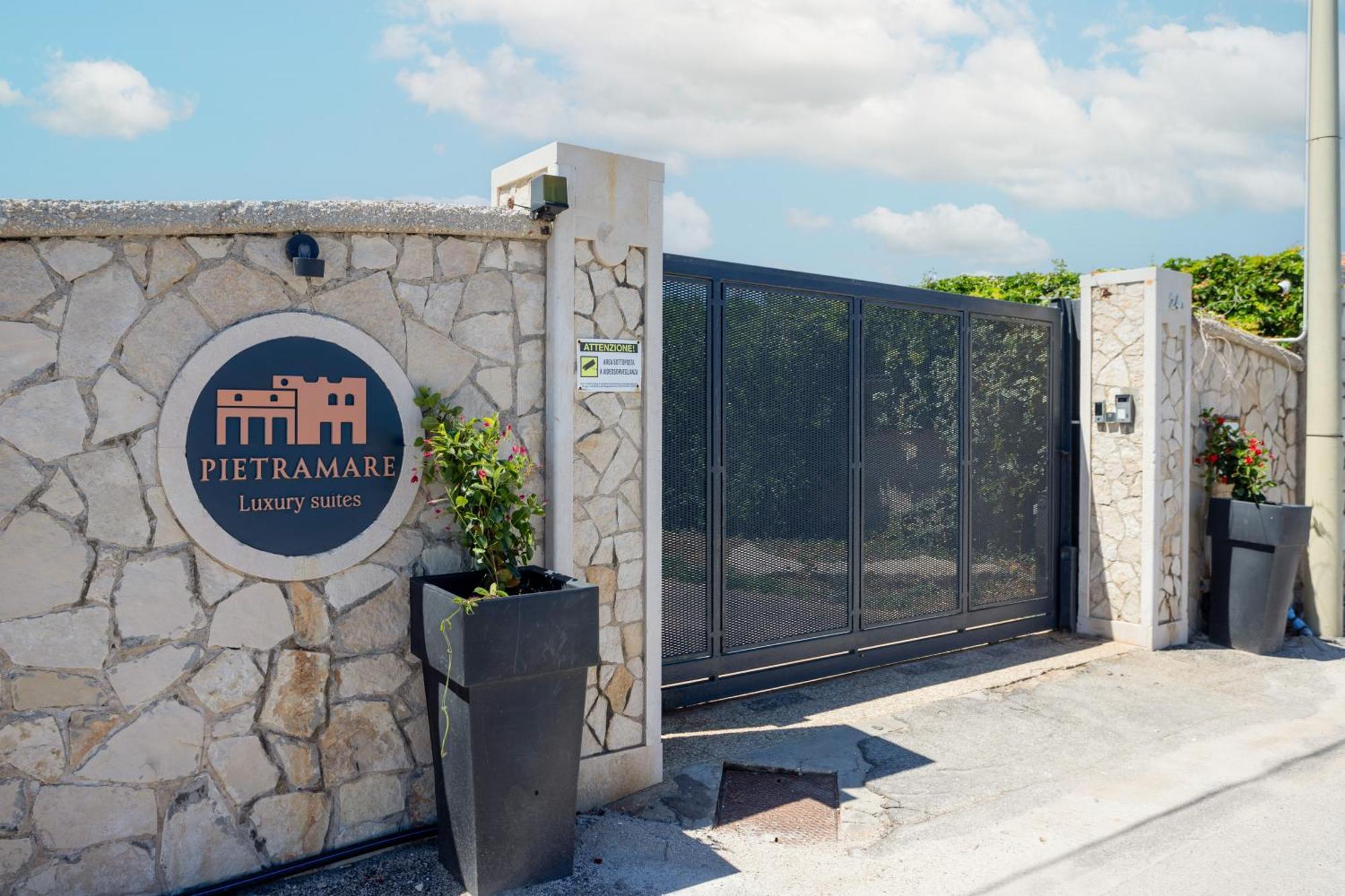 Pietramare Luxury Suites バーリ エクステリア 写真